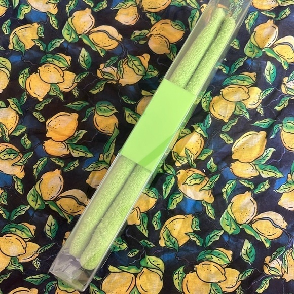 Brand New Bath & Body Works True Blue Ultra Conditioning Socks Soothing Socklets - Picture 10 of 11